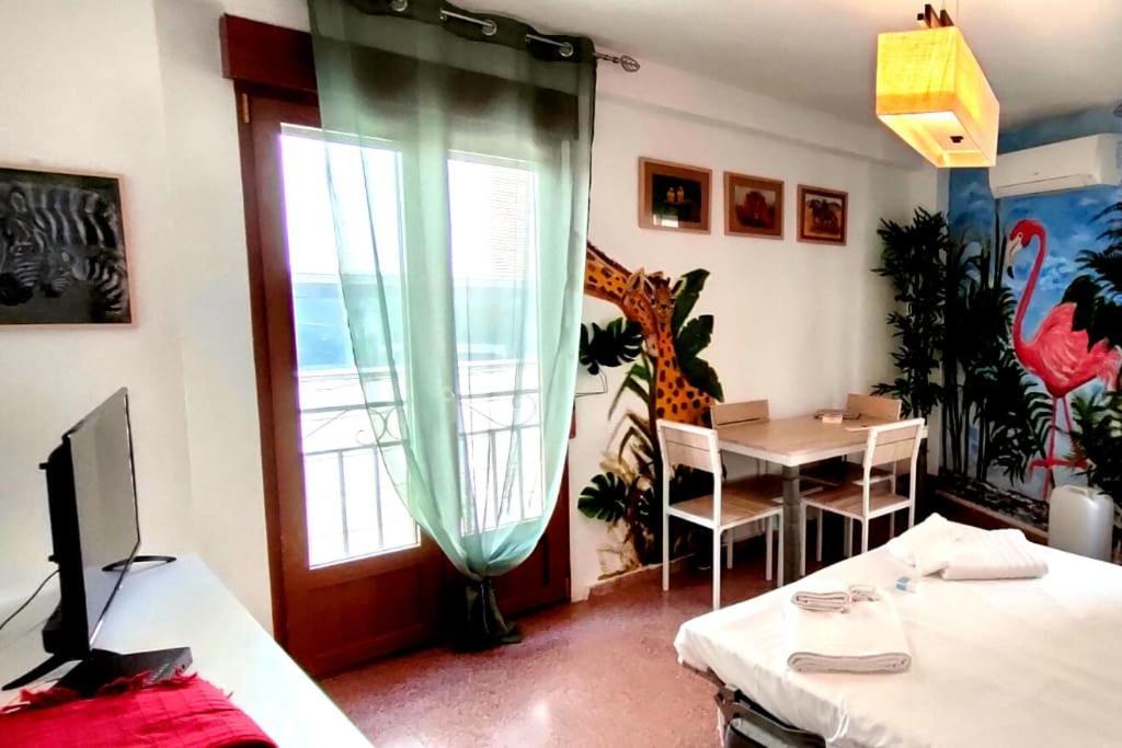Apartamento En Zona De Ocio Casco Antiguo Alicante Luaran gambar
