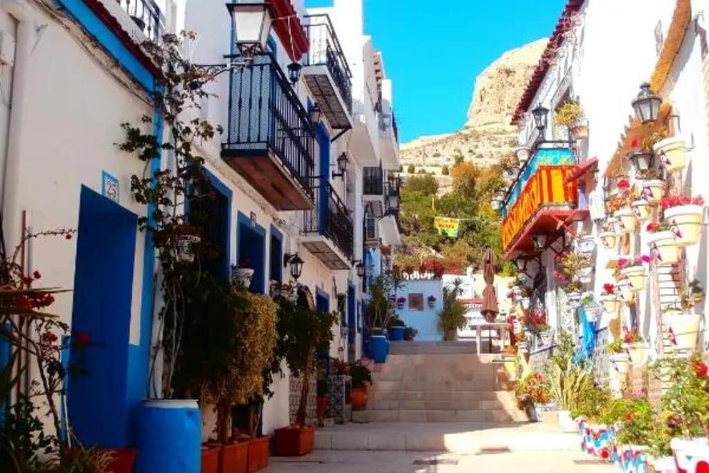 Apartamento En Zona De Ocio Casco Antiguo Alicante Luaran gambar