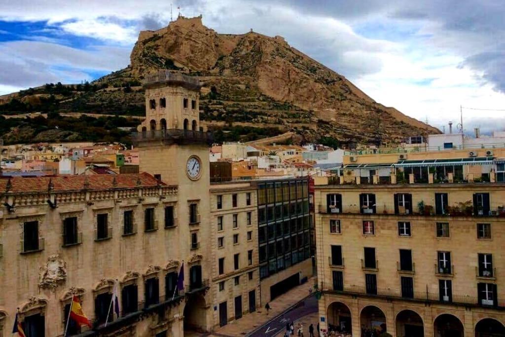 Apartamento En Zona De Ocio Casco Antiguo Alicante Luaran gambar